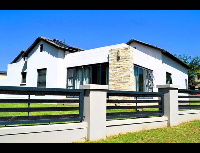 3 BEDROOM PROPERTY TO RENT IN COPPERLEAF ESTATE